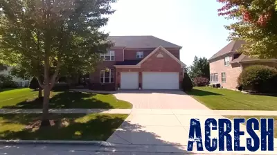 Single-family home sells in Hoffman Estates for $820,000